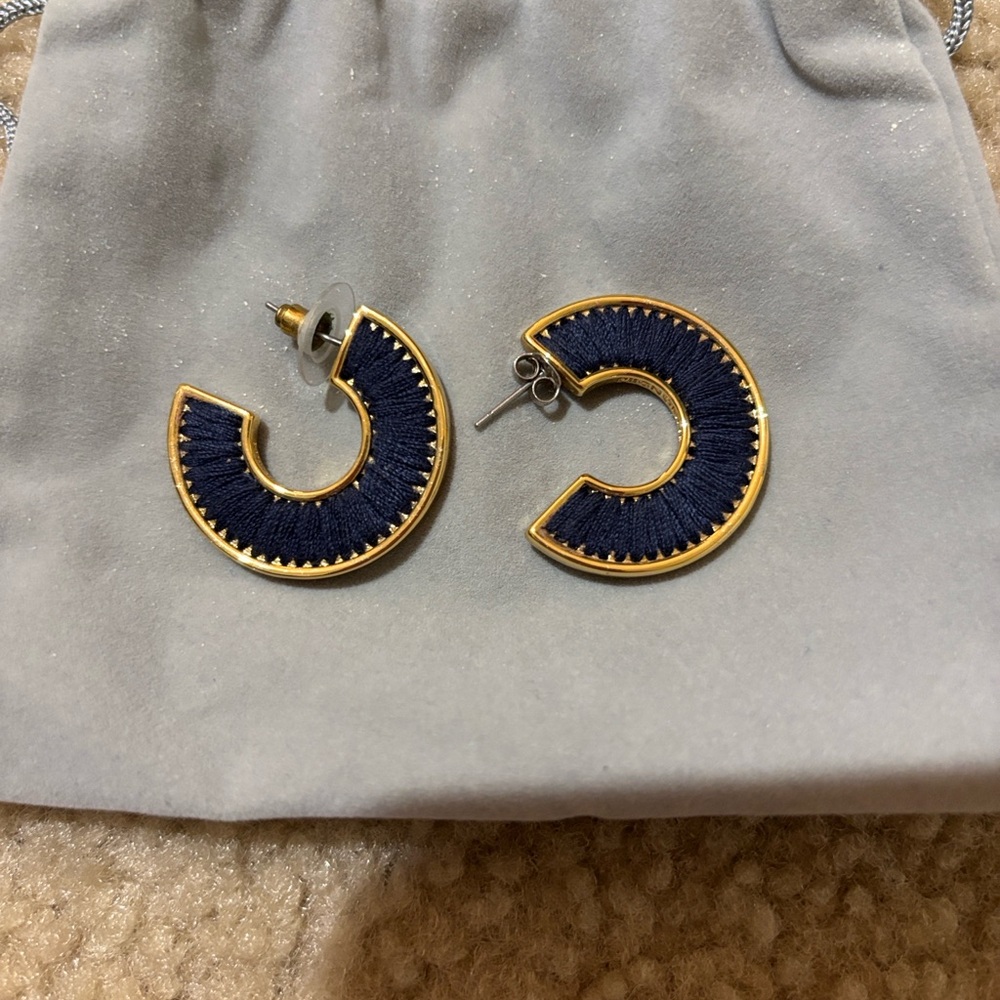 Mignonne Gavigan Mini Fiona Hoop Earrings